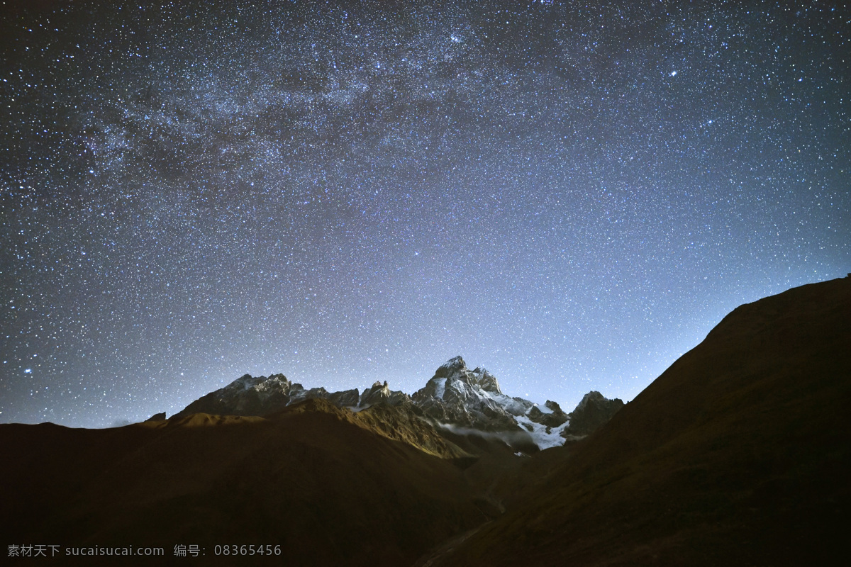 山 云 天空 风景 山顶 悬崖 云雾缭绕 朝阳 早晨 清晨 山脉 流水 唯美 意境 星空 自然景观 自然风景