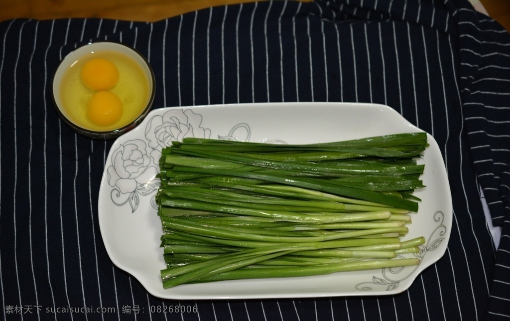 丰本 草钟乳 起阳草 懒人菜 长生韭 壮阳草 扁菜 韭 山韭 韭芽 新鲜蔬菜 韭菜 新鲜韭菜 一扎韭菜 一把韭菜 韭菜鸡蛋 韭菜炒鸡蛋 鸡蛋 蛋清 场景 意外收获 餐饮美食 食物原料
