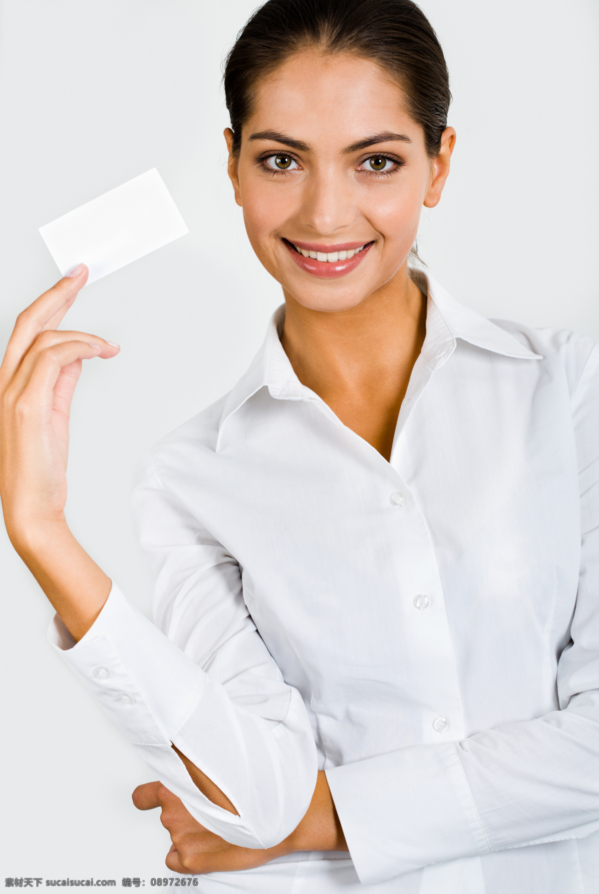 手 卡片 微笑 商务 女性 外国女人 美女 商务女人 职业女性 手势 拿着 白领 展示 空白 广告模板 银行卡 名片 高清图片 商务人士 人物图片