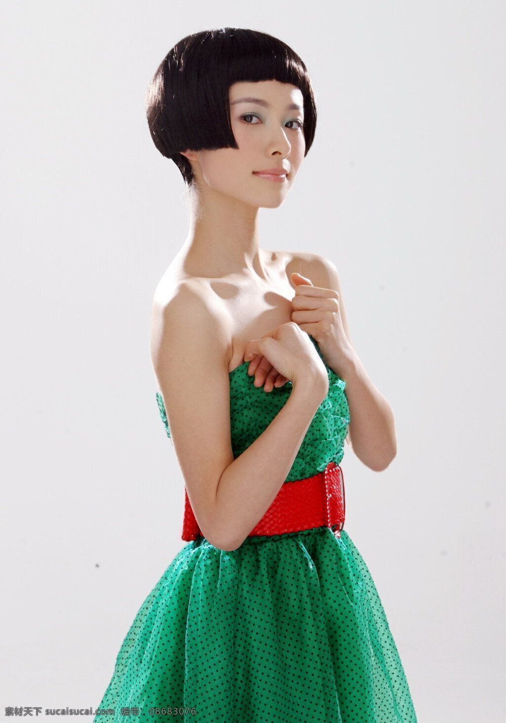 短发时尚美女 美女 时尚美女 时尚短发 短发美女 裙装 裙装美女 礼服美女 清纯美女 青春美女 清纯 青春 短发 长裙 抹胸裙 时尚写真 美女写真 时尚女神 人物图库 女性女人