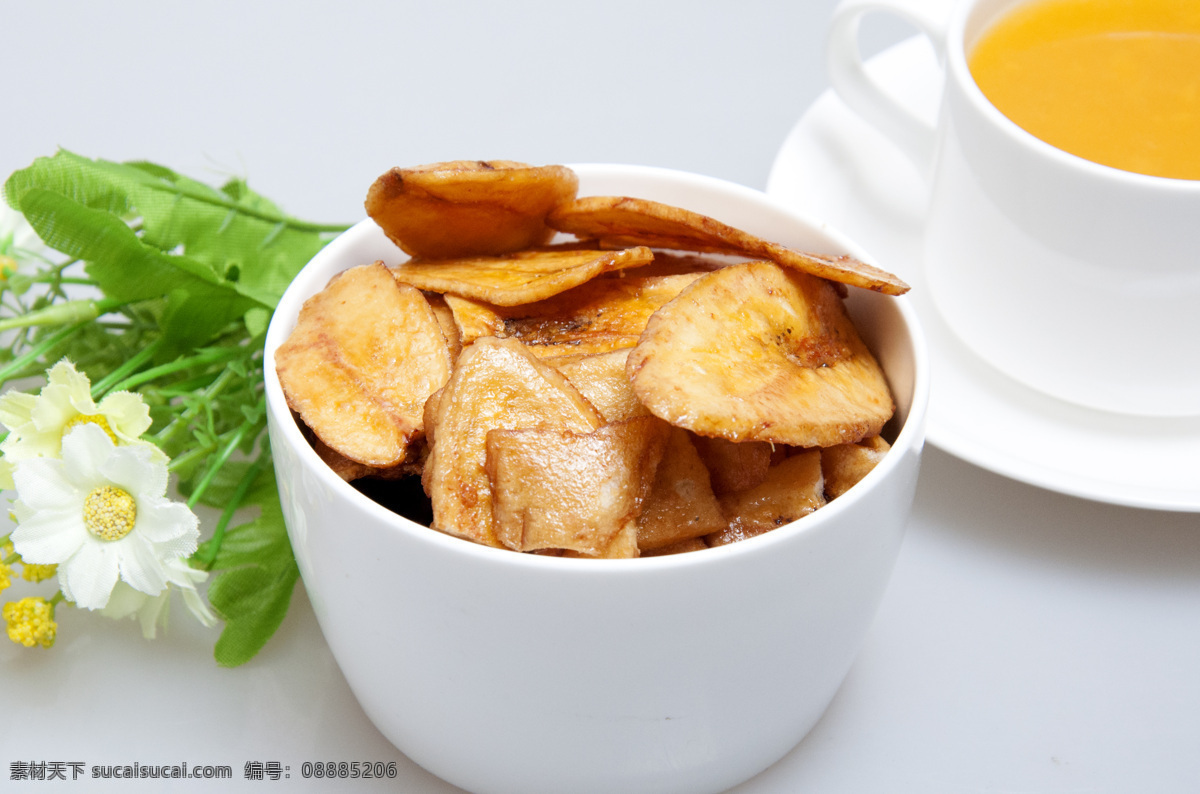 蜂蜜 香蕉 片 美食 香蕉片 零食 异国美食 碳烤香蕉片 蜂蜜香蕉片 白色的碗 白色咖啡杯 芒果汁 下午茶 午后零食 饭后甜点 美味下午茶 美味零食 休闲零食 进口零食 传统美食 餐饮美食