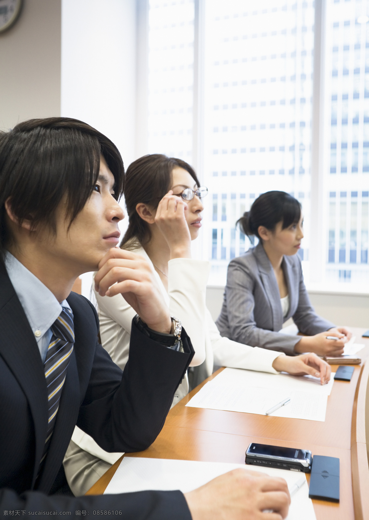 office 白领 办公人士 充电 会议 教室 精英 培训 阶梯教室 同学 深造 学习 办公精英 商务金融 商务场景 摄影图库 海报 企业文化海报