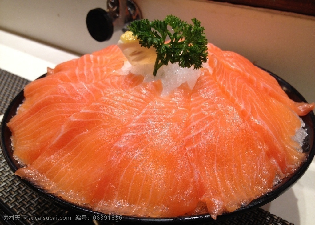 三文鱼 生鱼片 刺身 海鲜刺身 料理 日本料理 美食 美味新鲜 三文鱼片 美味 刺身拼盘 桔色 金枪鱼 传统美食 餐饮美食
