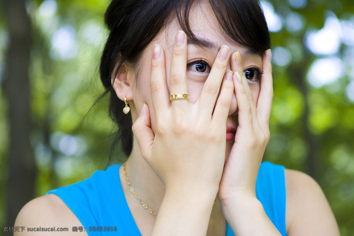 思考 问题 女生 娇俏容颜 女人 女性 性感美女 模特 美女写真 时尚美女 可爱女生 清纯女孩 思考问题 面部特写 美女图片 人物图片