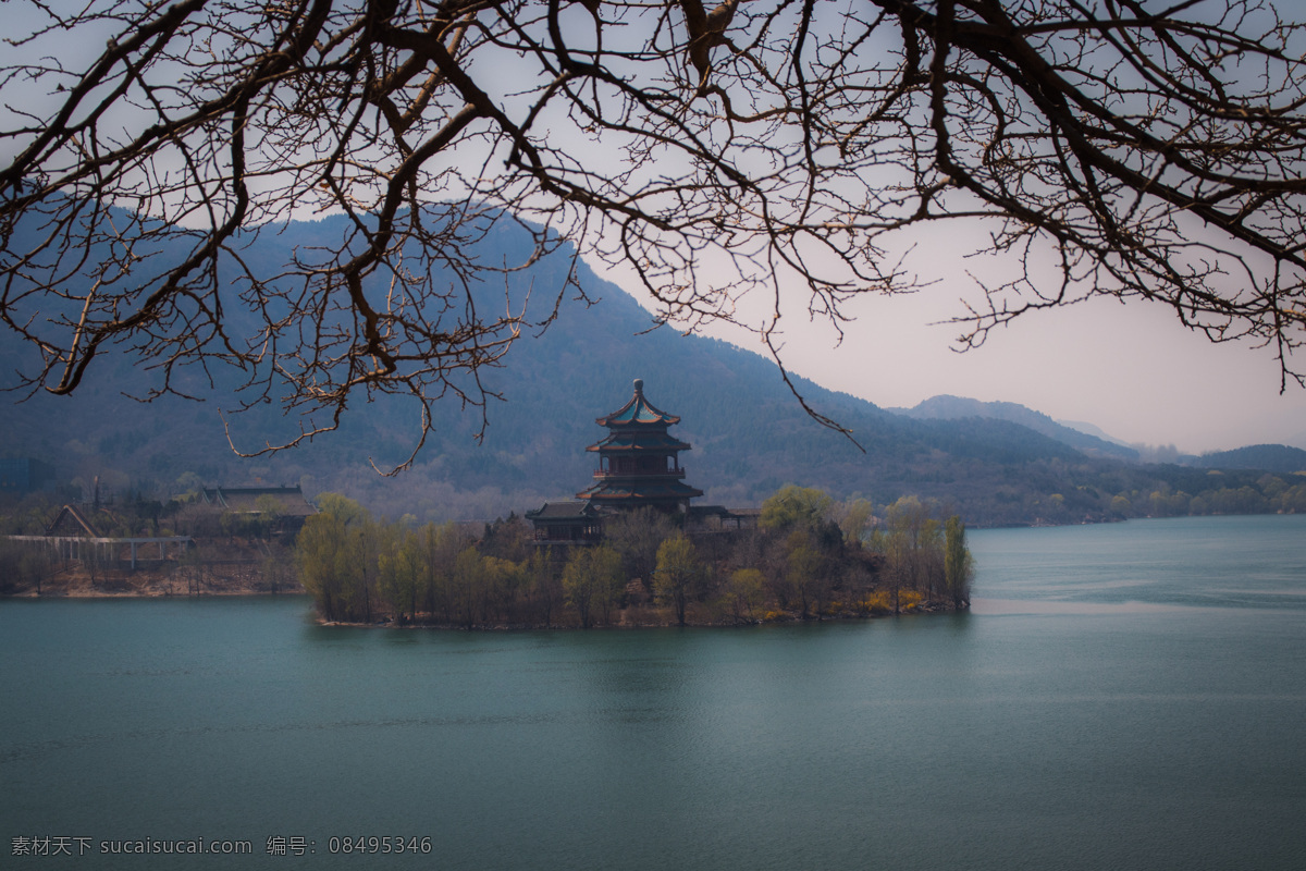 湖面 上 亭台楼阁 亭台 楼阁 湖畔 风光 景色 实拍