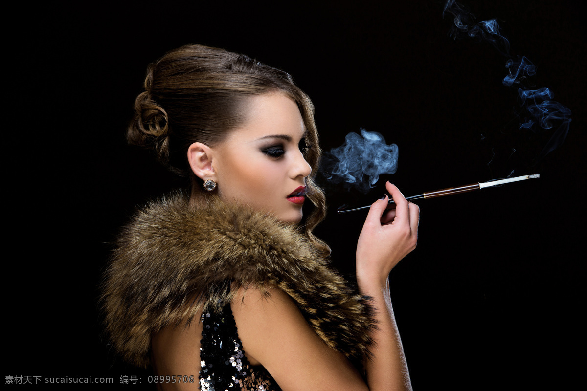 抽烟 性感美女 性感 美女 女人 女性 外国女人 人物 模特 外国人物 美女图片 人物图片