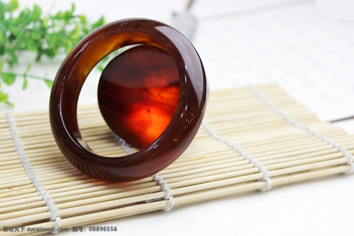 万福琥珀 缅甸琥珀 天然 琥珀 金珀 手镯 流淌纹 金棕手镯 手镯芯 高清照片 写真 珍藏 藏品 生活百科 生活素材 珠宝高清照片 文化艺术
