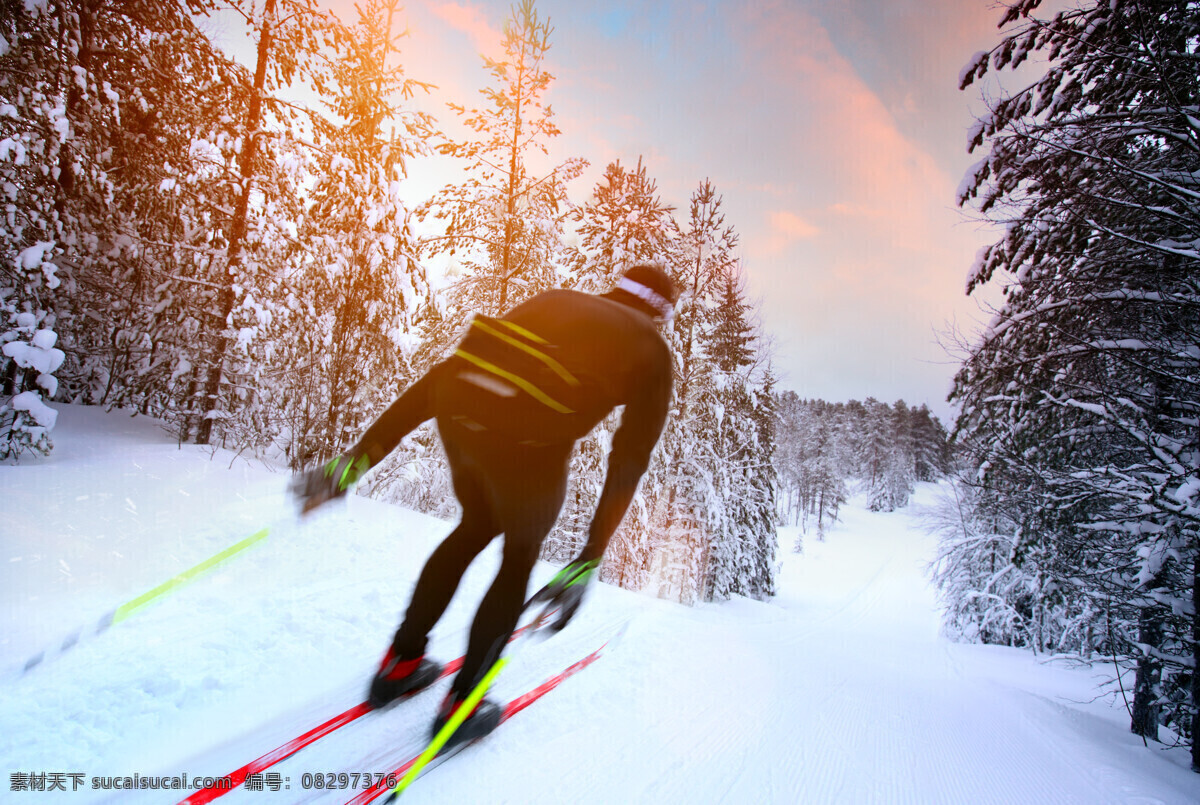 滑雪 青年 男人 滑雪运动员 滑雪场风景 滑雪公园风景 雪地风景 美丽雪景 雪山风景 体育运动 滑雪图片 生活百科
