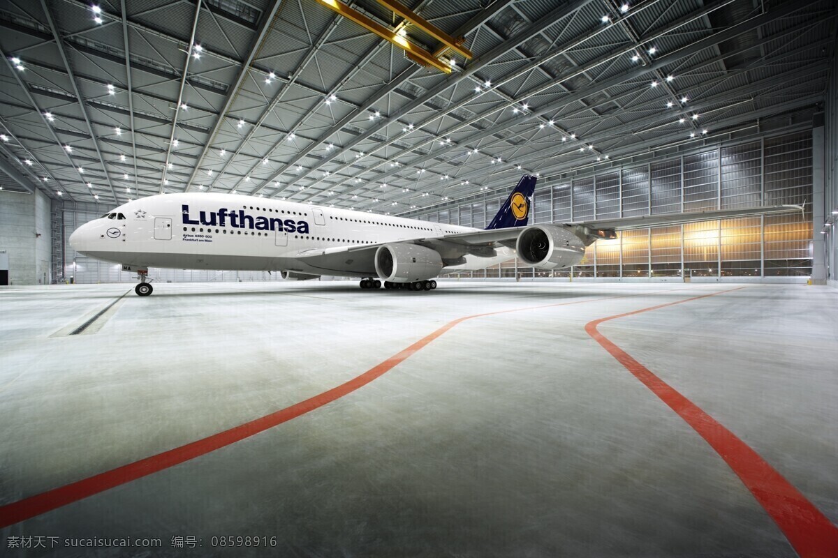 飞机 私人飞机 喷气式飞机 航班 空中客车 空客 机场 停靠 停泊 客机 波音 专机 支线飞机 大飞机 交通运输 现代科技 交通工具