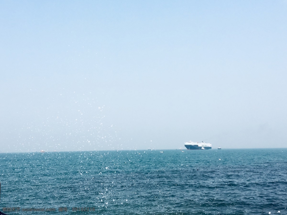 海面风光 风光 大海 蓝色 清新 日系 背景 桌面 客船 封面 海面 渺小 震撼 自然景观 山水风景