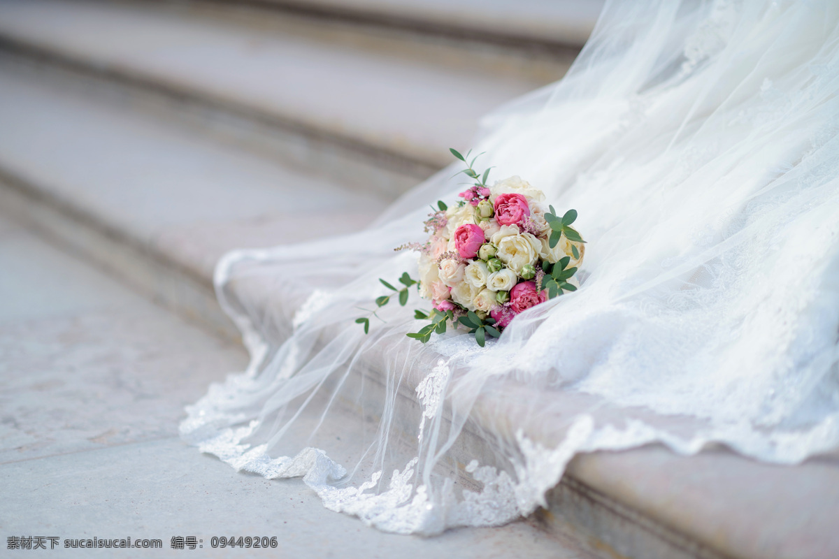婚纱 裙 上 花束 新娘 婚纱爱人 情侣新人 恋人 美女 女人 亲密爱人 人物摄影 情侣图片 人物图片