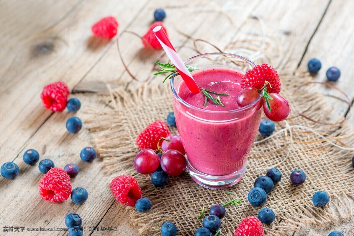 葡萄 蓝莓 冰 沙 果汁 冰沙 水果 果实 食物 美食 杯子 杯 玻璃杯 美食摄影 餐饮美食 饮料酒水