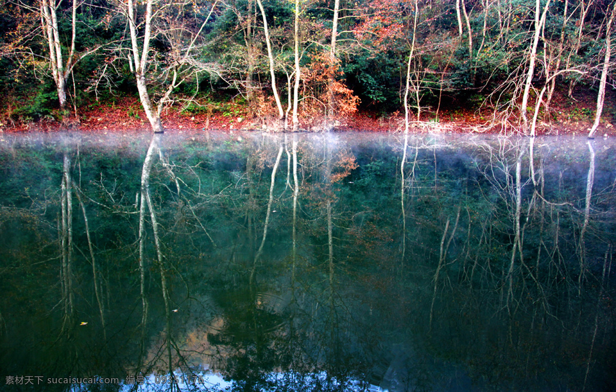 国内旅游 湖水 旅游摄影 山水 山水风景画 摄影图库 树林 广西 乐业县 上岗 生态 湖 秋色 广西风光 红树叶 水面 乐业 魅力乐业 自然风景 家居装饰素材