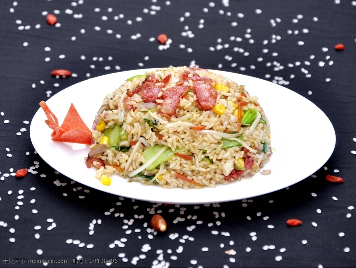 炒米 广式腊肠 大米 精美排盘 青红椒 洋葱 餐饮美食 传统美食