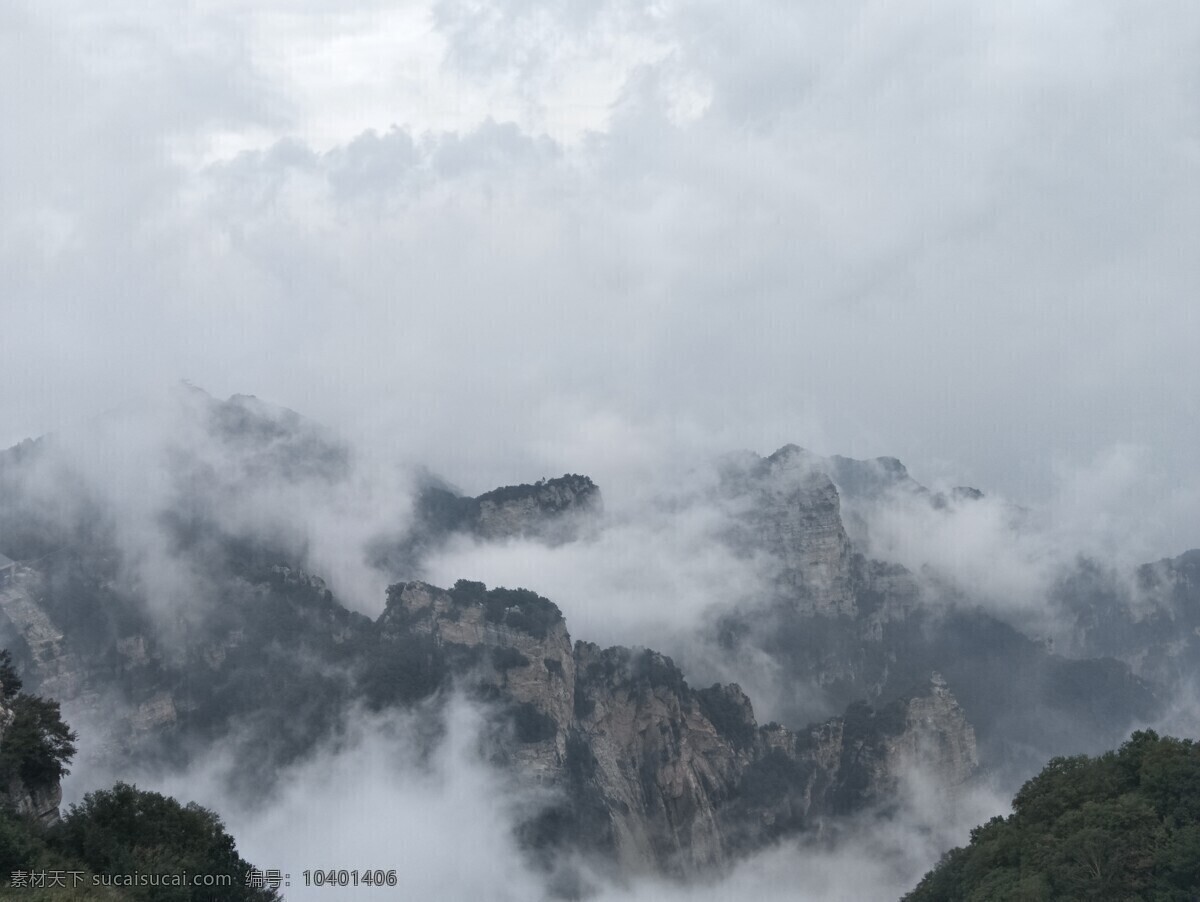 白石山 山峰 山脉 高山 云雾 雾气 白云 天空 风景图 自然风景 自然景观