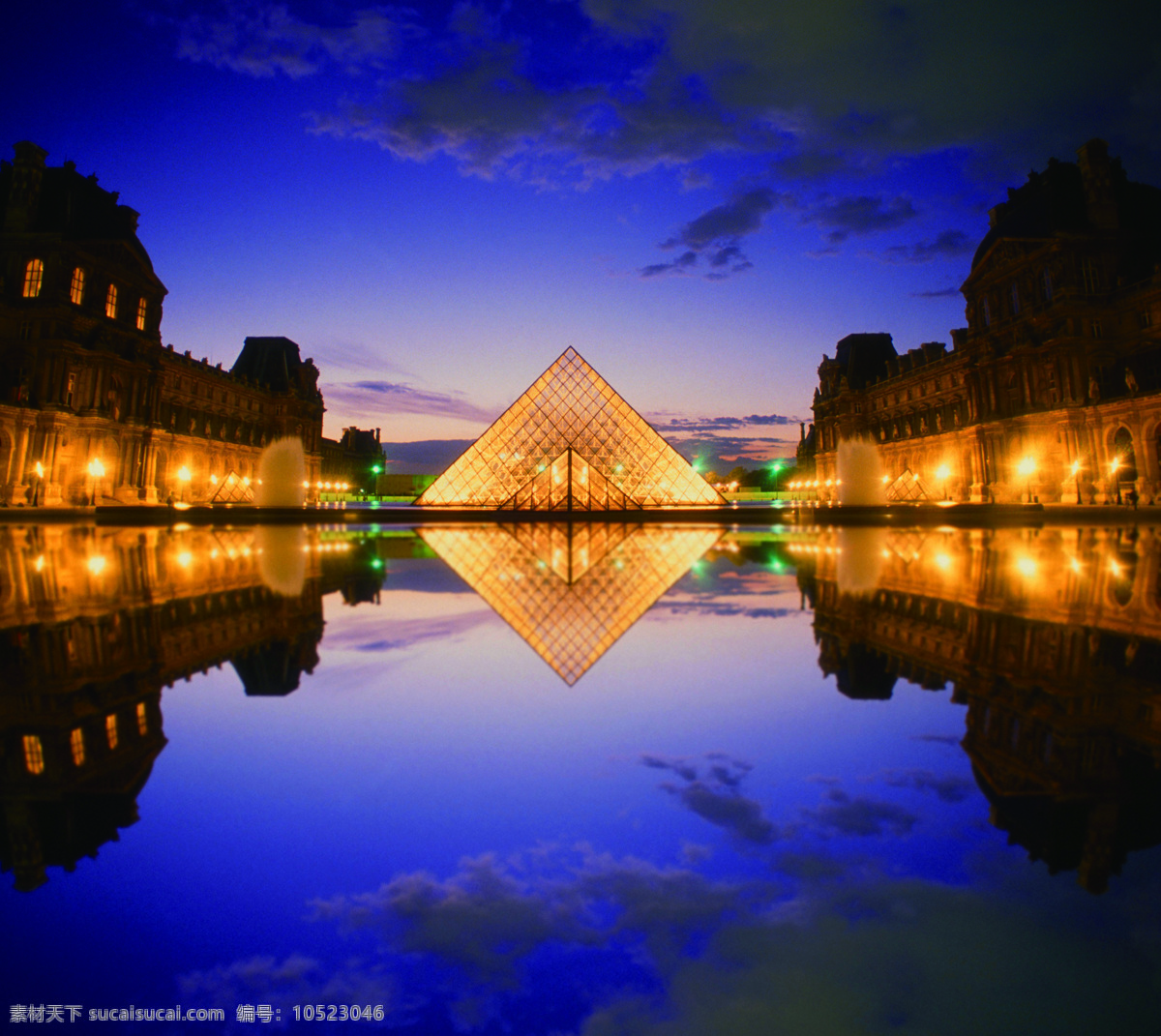 法国 塞纳河 夜景 对称 蓝天 金黄 国外旅游 旅游摄影