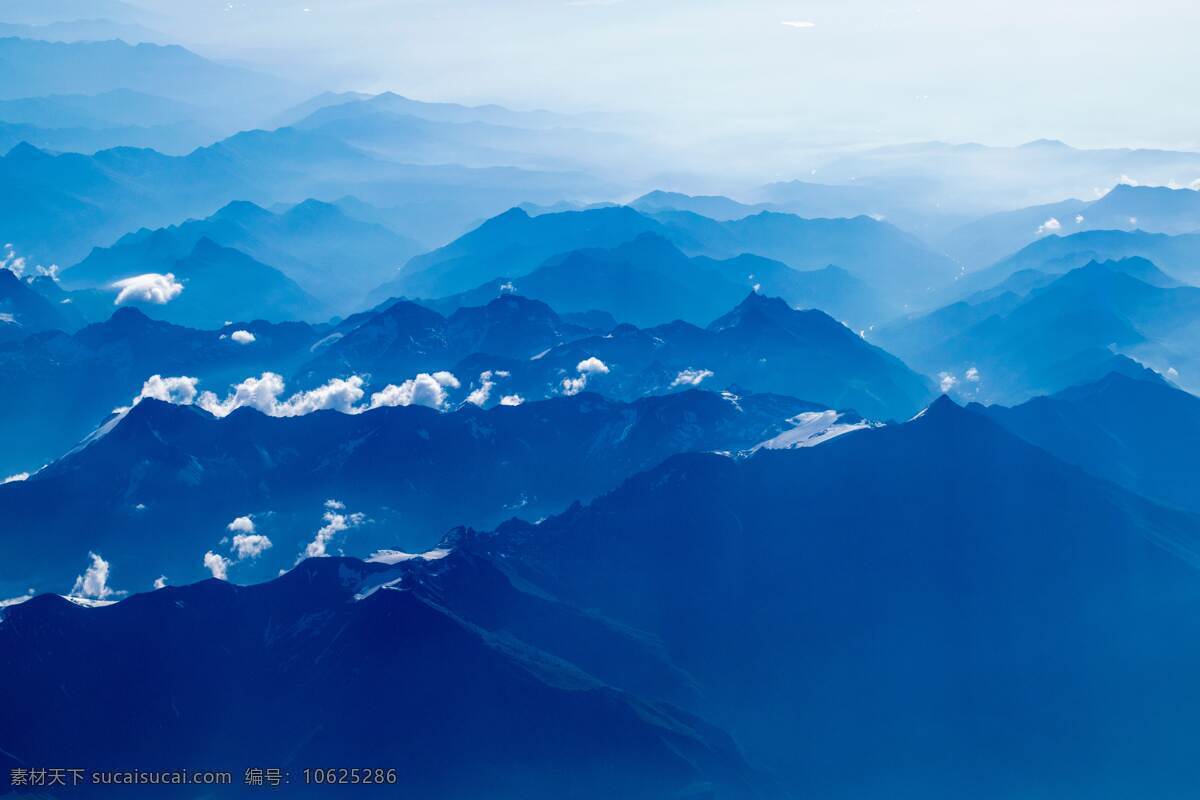 蓝色山峰背景 蓝色 山峰 背景 云朵 自然景观 山水风景