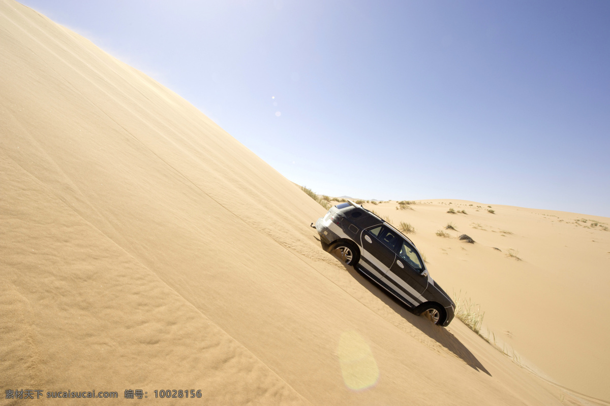 沙漠 上 越野车 名车 车辆 汽车 交通工具 汽车图片 现代科技