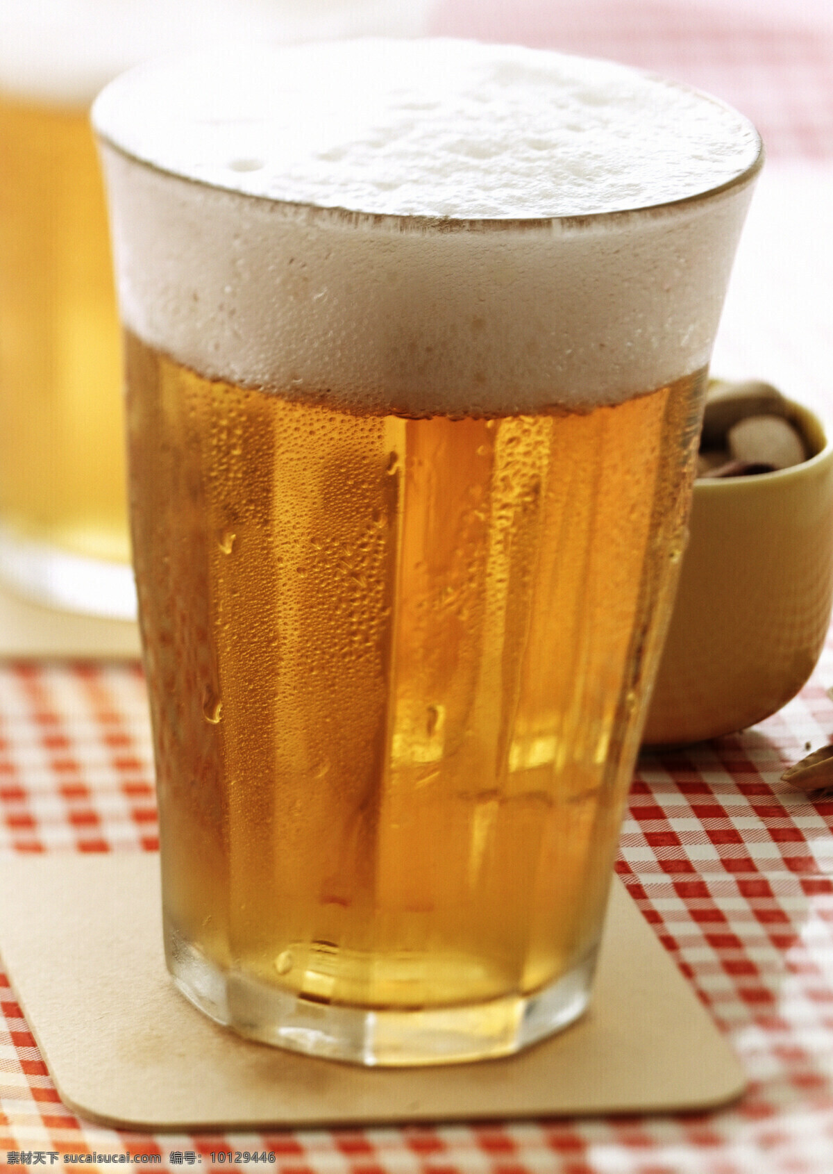 啤酒图片素材 酒水饮料 美酒 酒杯 玻璃杯 啤酒 酒类图片 餐饮美食