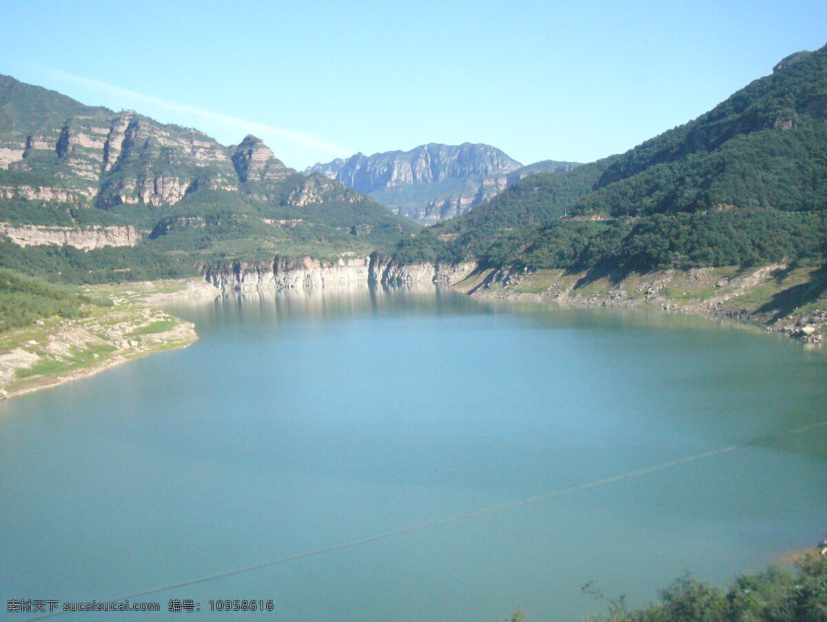 太行山 河流 山峦 山水风景 天空 自然景观 水 岸边 psd源文件