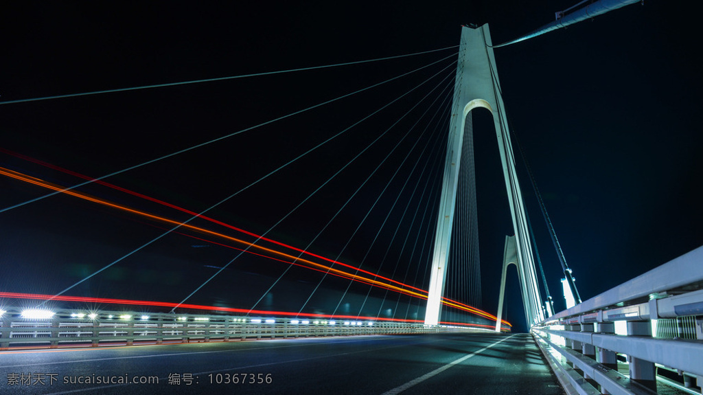 辽河大桥夜色 盘锦 辽海大桥 桥面 桥架 钢筋 桥梁 灯光 车灯光影 旅游风光国内 现代科技 工业生产
