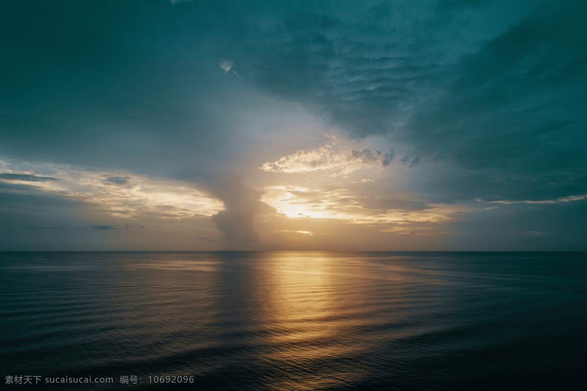 绿色天空 绿色 天空 云朵 海面 背景 壁纸 自然景观 自然风景