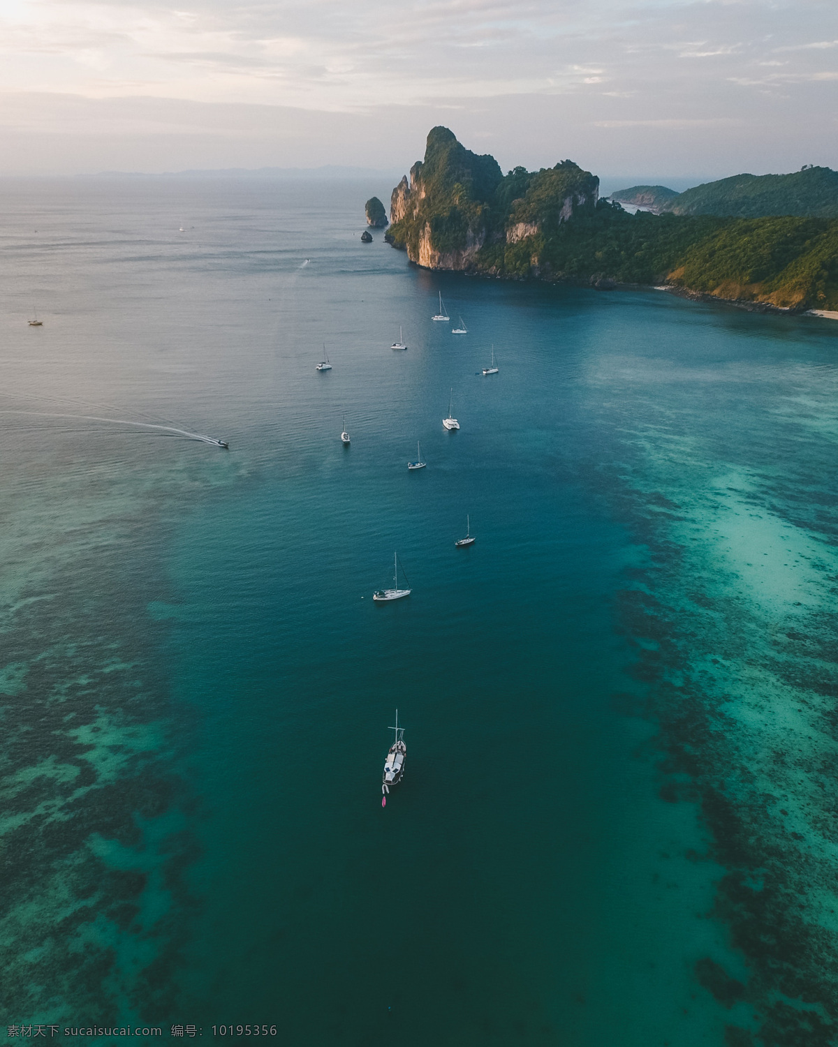 海洋 风景 自然 岛屿 树木 森林 海 蓝色 船只 游艇 背景图片 自然景观 自然风景