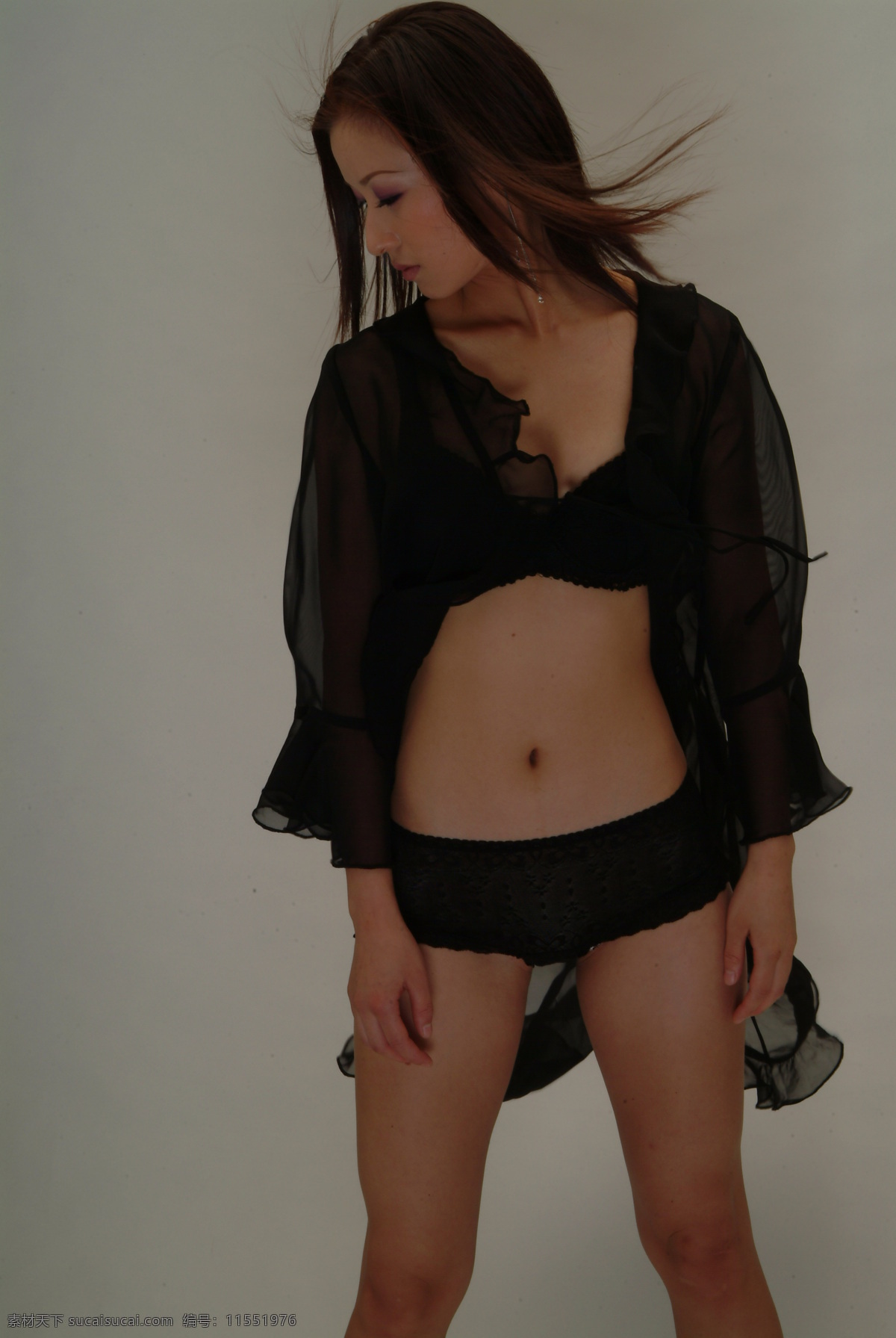女人 写真 性感 室内 调色 美女 造型 黑裙 个性 模特 平面模特 曲线 内衣 女性女人 人物图库
