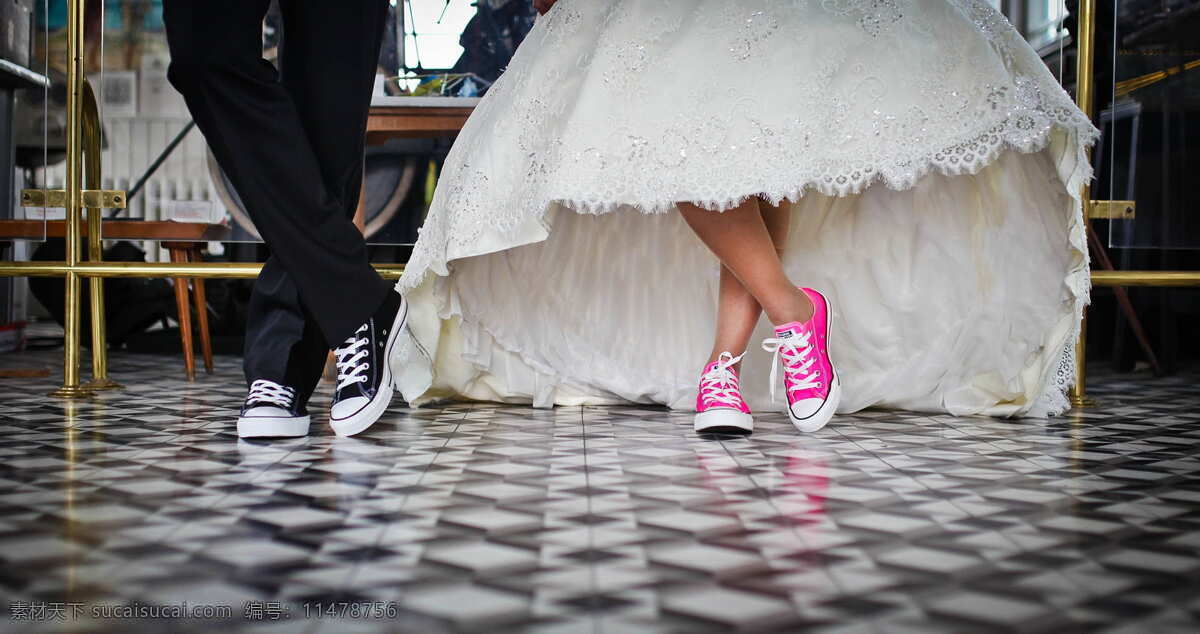 婚姻 婚礼 鞋子 婚纱照 新娘 在法律的儿子 低断面 人体腿部 时尚 成人 优雅 妇女 人 高的高跟鞋 生活百科 生活素材
