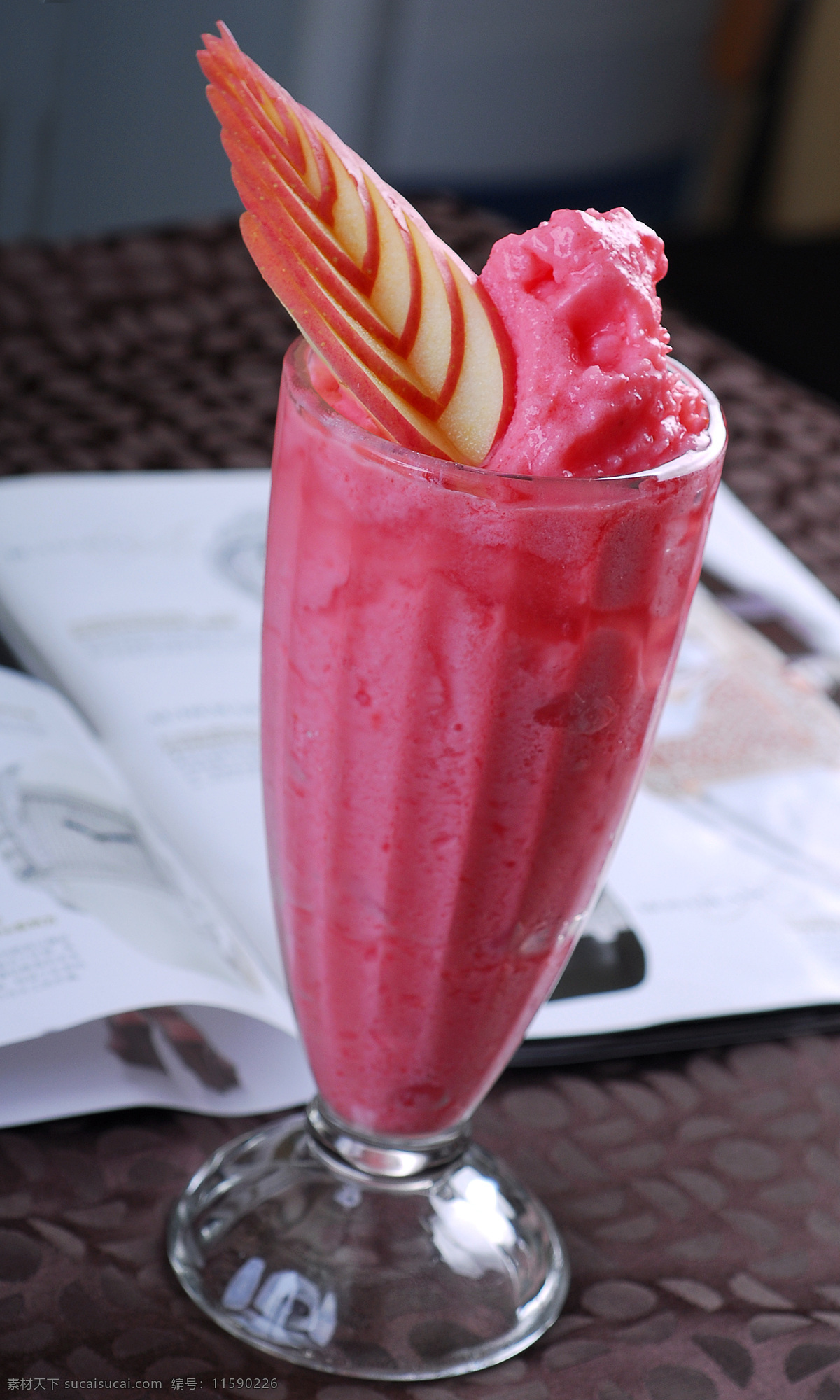 草莓冰沙 冰沙 冰淇淋 冷饮 草莓 饮品 餐饮美食 饮料酒水