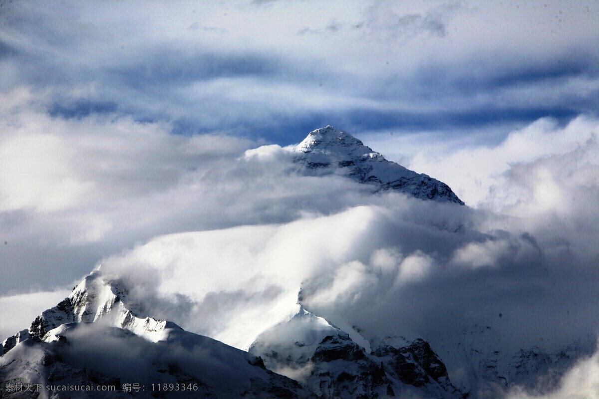 云雾中的珠峰 珠穆朗玛峰 喜马拉雅山 雪山 世界最高峰 山峦 云雾 自然风景 自然景观