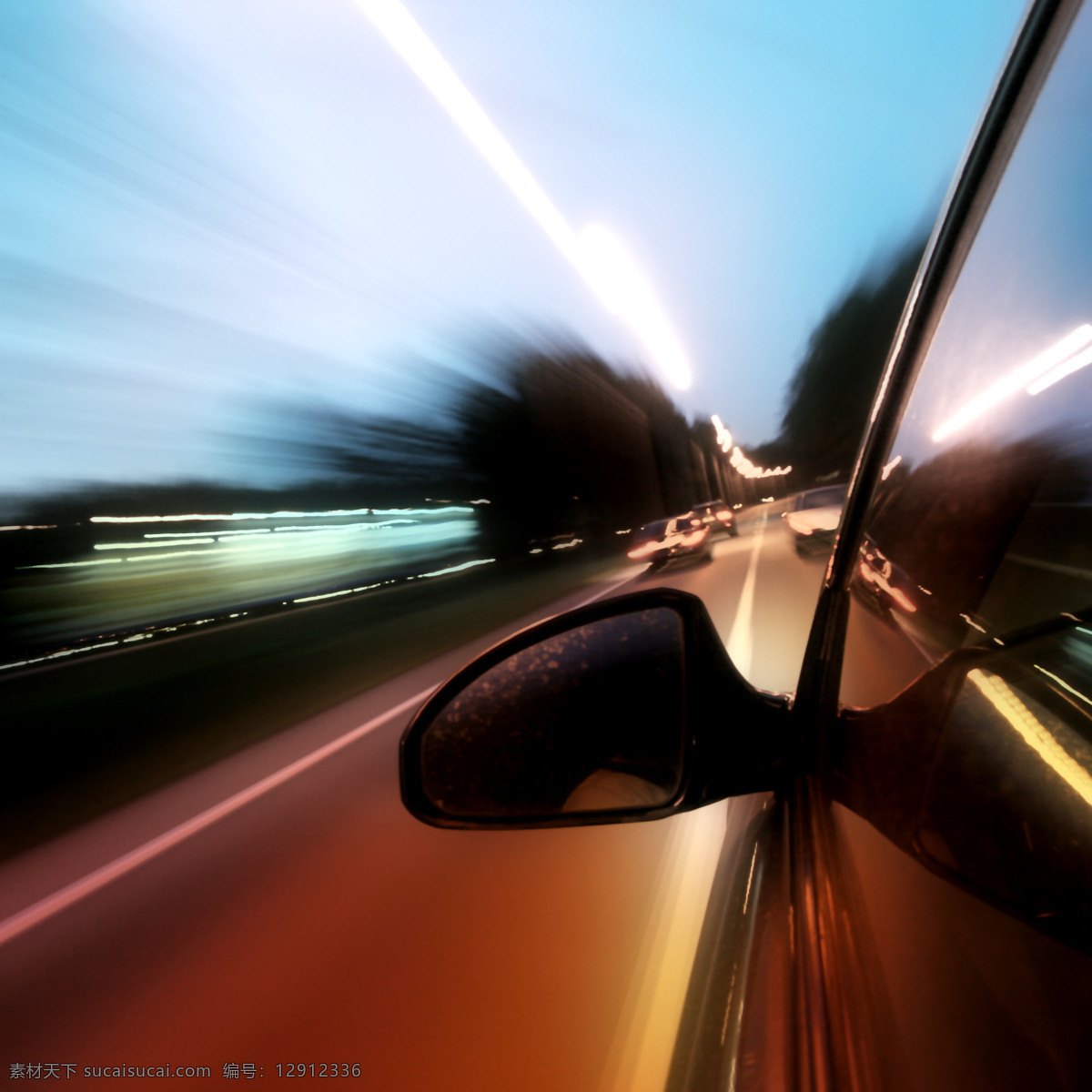 高速 行驶 汽车 高速行驶 反光镜 道路 公路图片 环境家居
