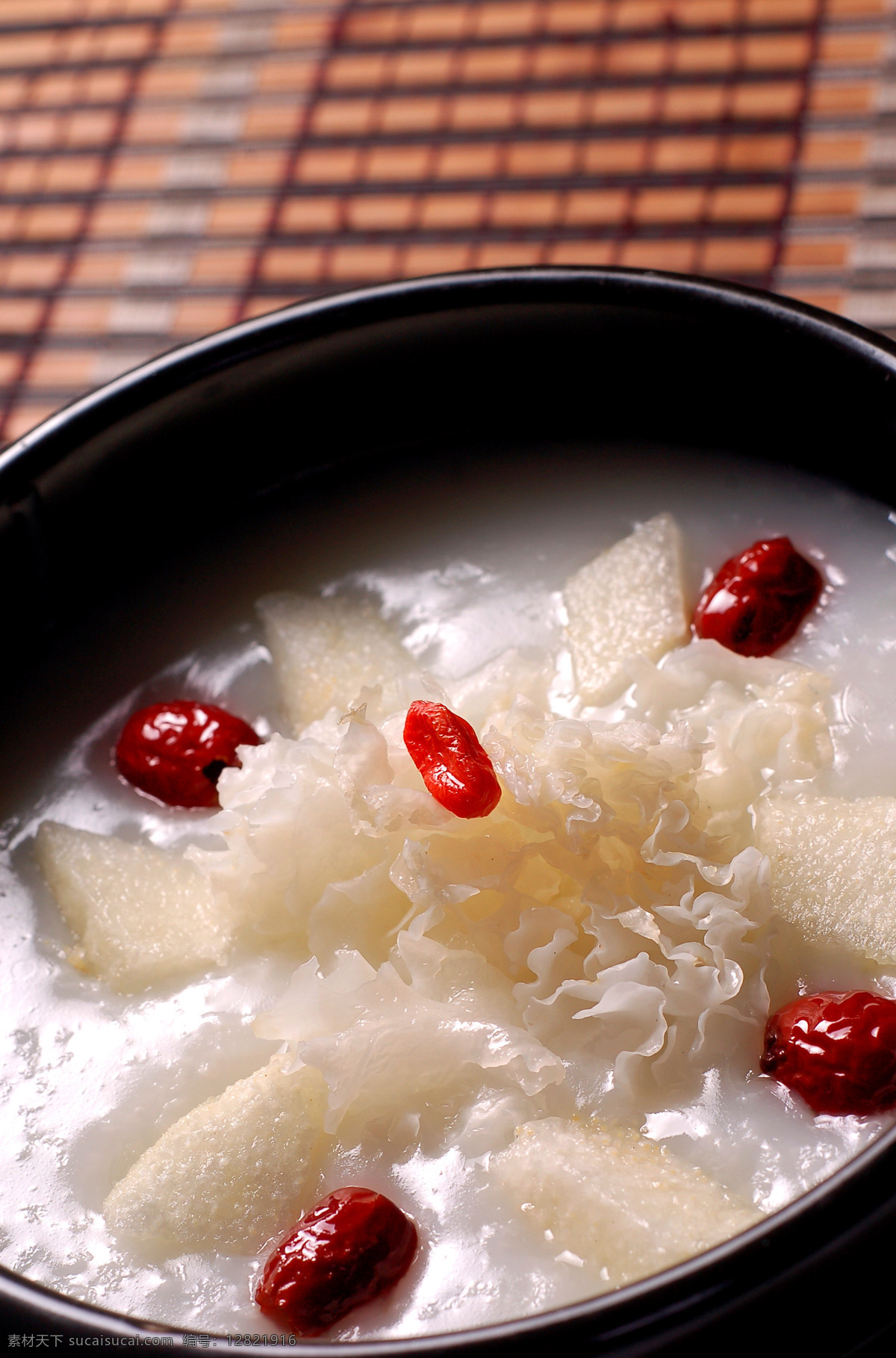 银耳雪梨粥 粥类 养生粥 甜品素材 餐厅美食 菜谱 传统美食 餐饮美食