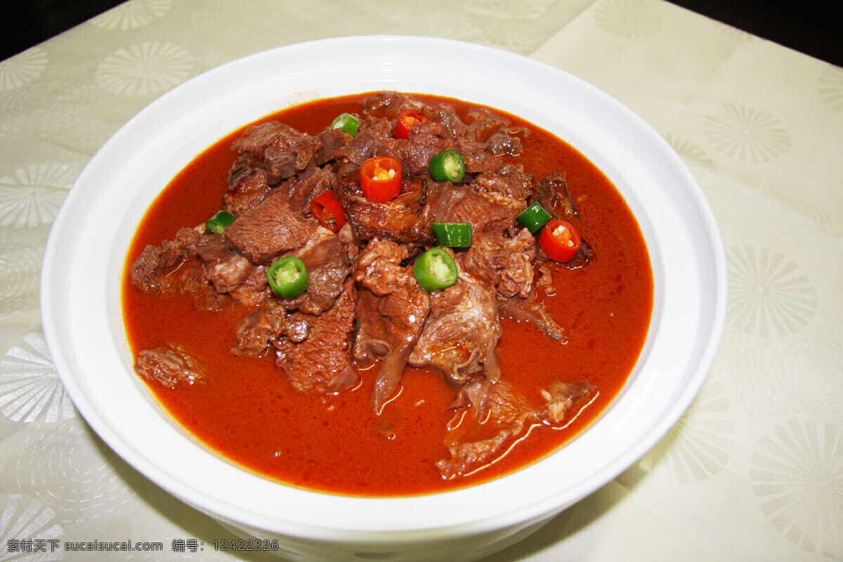 红焖牛肉 美食 菜品 菜谱 餐饮 中餐 食品 传统美食 餐饮美食 热菜 汤汁 牛肉 辣椒 红油 湘菜 高清 写真照片