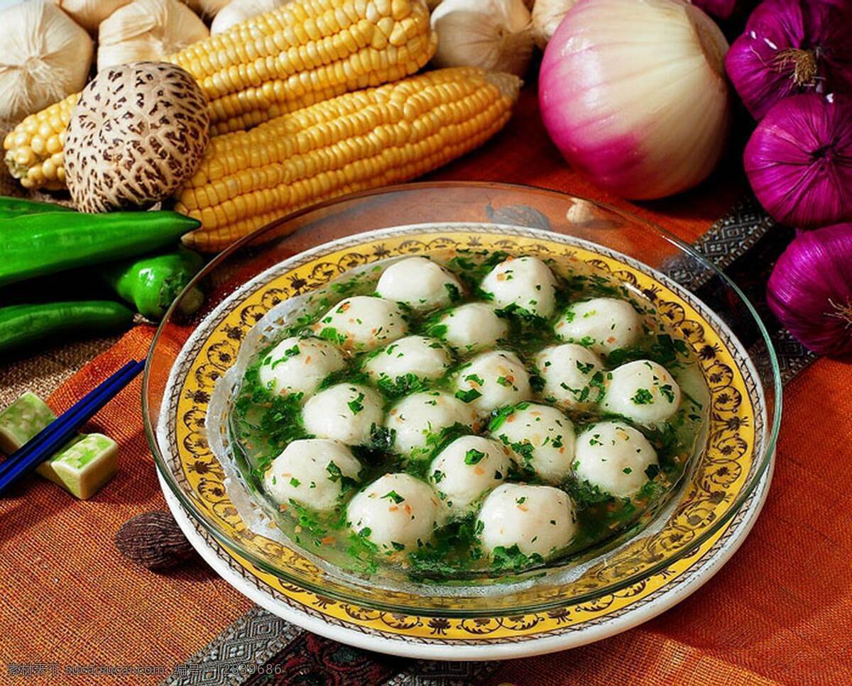 时蔬鱼圆 鱼肉丸 芡汁 香菜 芫葱 大蒜 辣椒 鲜甜玉米 传统美食 餐饮美食