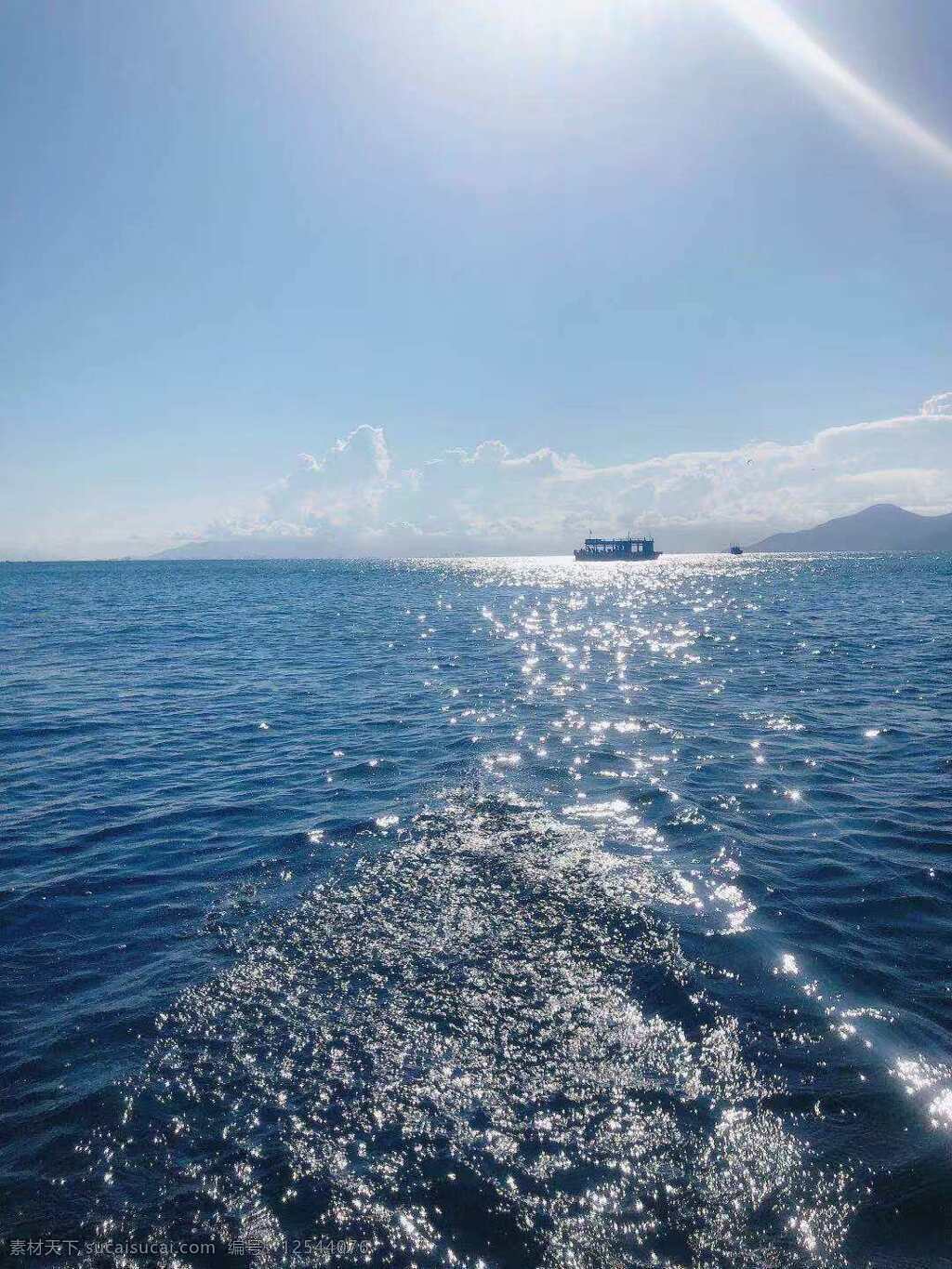 海景 阳光 大海 波浪 白云 轮船 旅游摄影 国外旅游