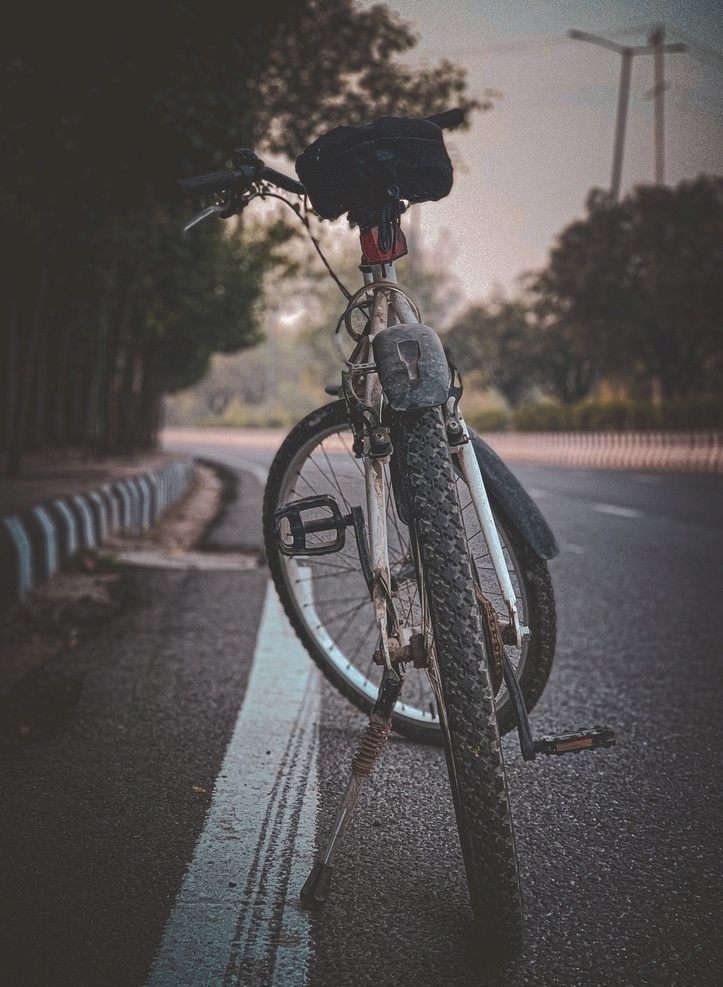 自行车 拍照 照片 拍摄 壁纸 高清 特写 越野单车 山地车 单车 两轮车 交通工具 脚踏车 照片图片 现代科技