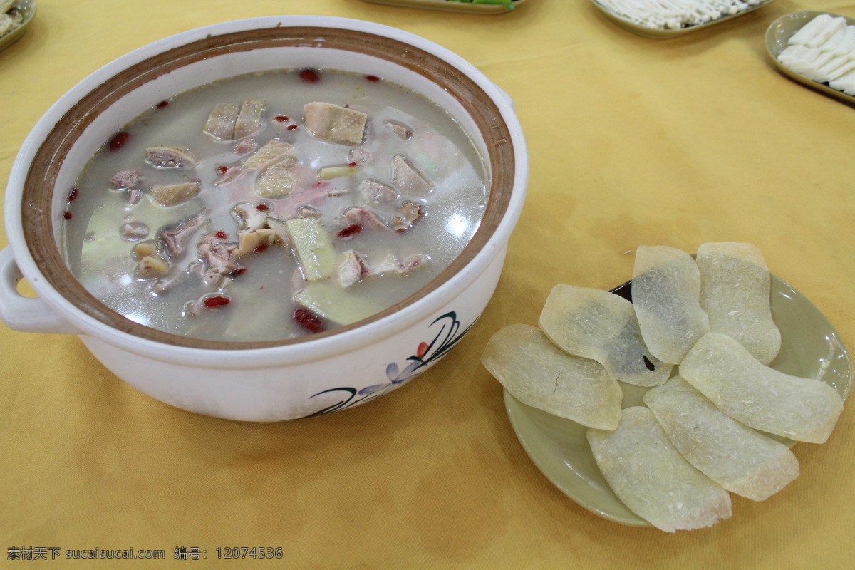 天麻猪肚鸡 猪肚鸡 锅底 猪肚 鸡 天麻 美食 传统美食 餐饮美食