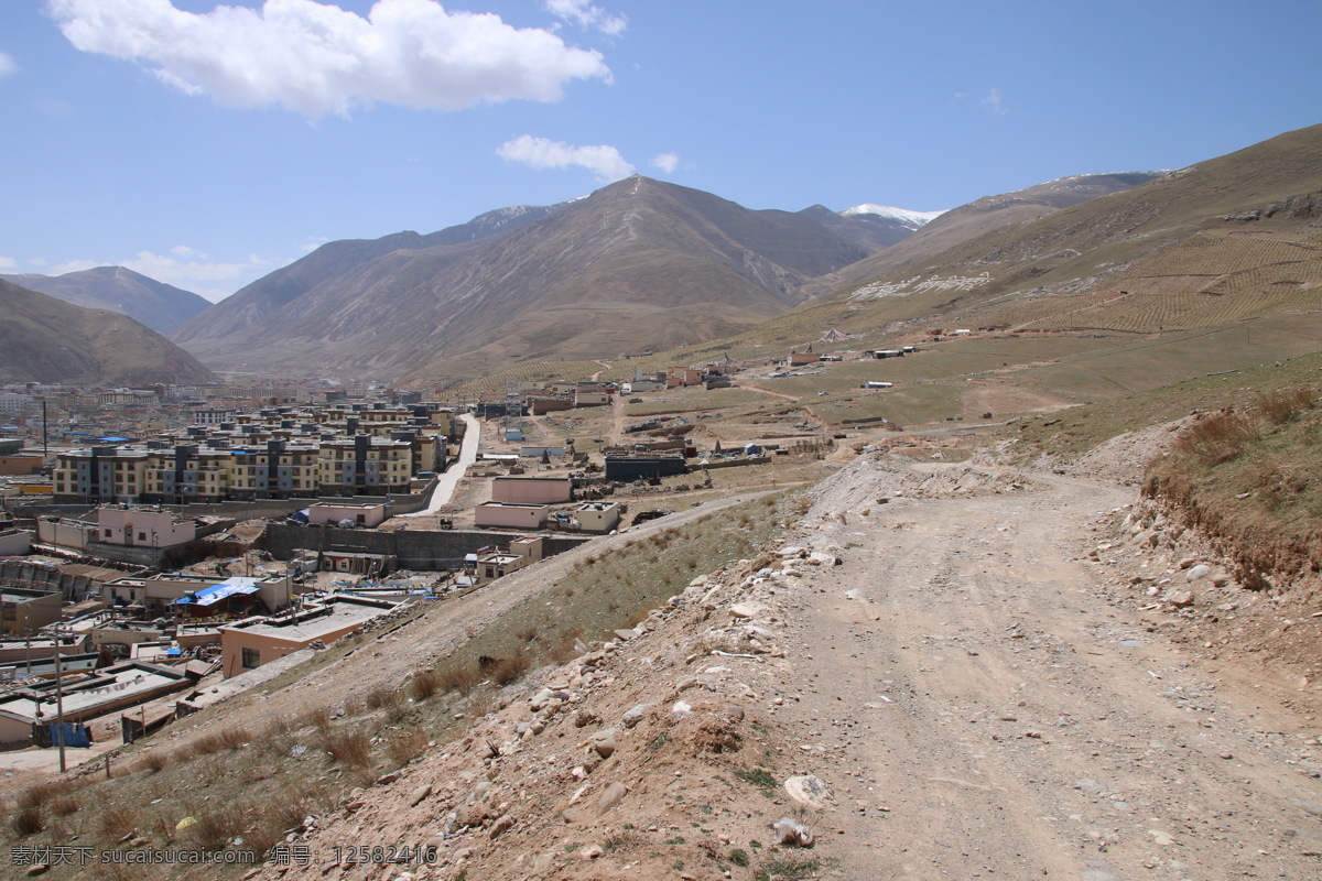 山峦 远山 天空 石路 土路 建筑 旅游摄影 自然风景