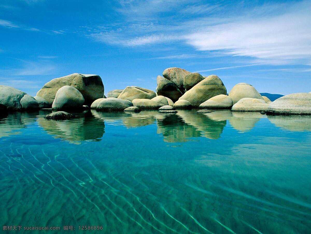 湖水波纹 石头 湖水 波纹 绿色 天空 蓝色 碧波荡漾 干净 海洋 沙滩 河流 自然景观 自然风景