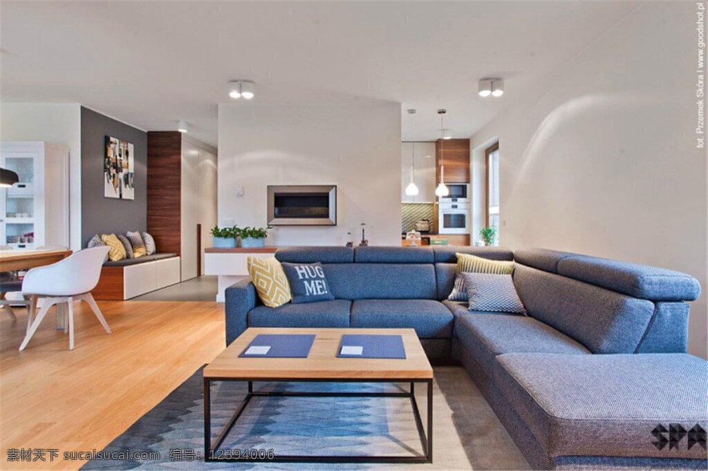 简约 客厅 蓝色 沙发 装修 效果图 白色射灯 方形茶几 方形吊顶 灰色墙壁 蓝色地毯 木地板