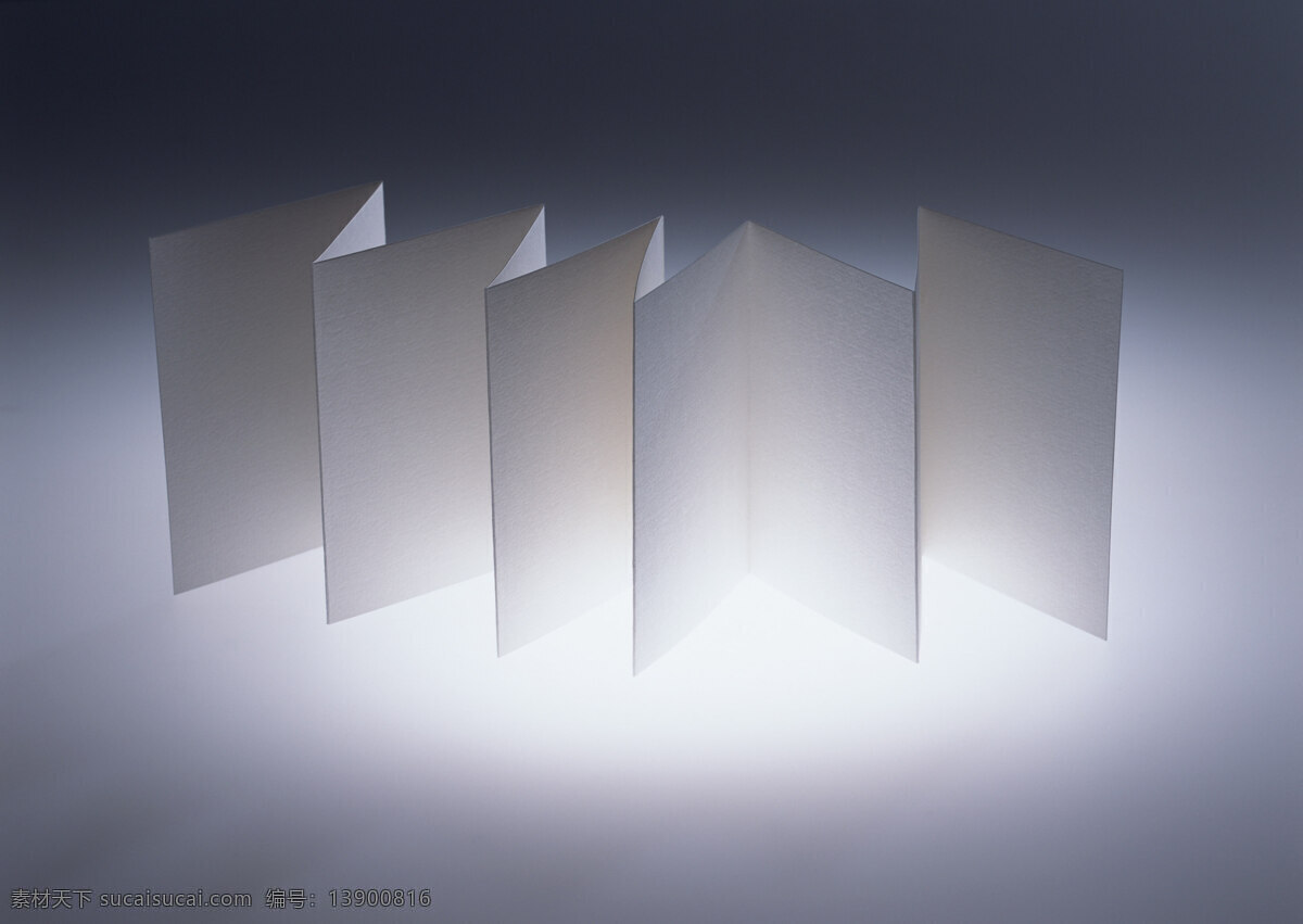 张 折叠 皱 白纸 纸张 纸张素材 一张 多皱 连续折叠 文化艺术