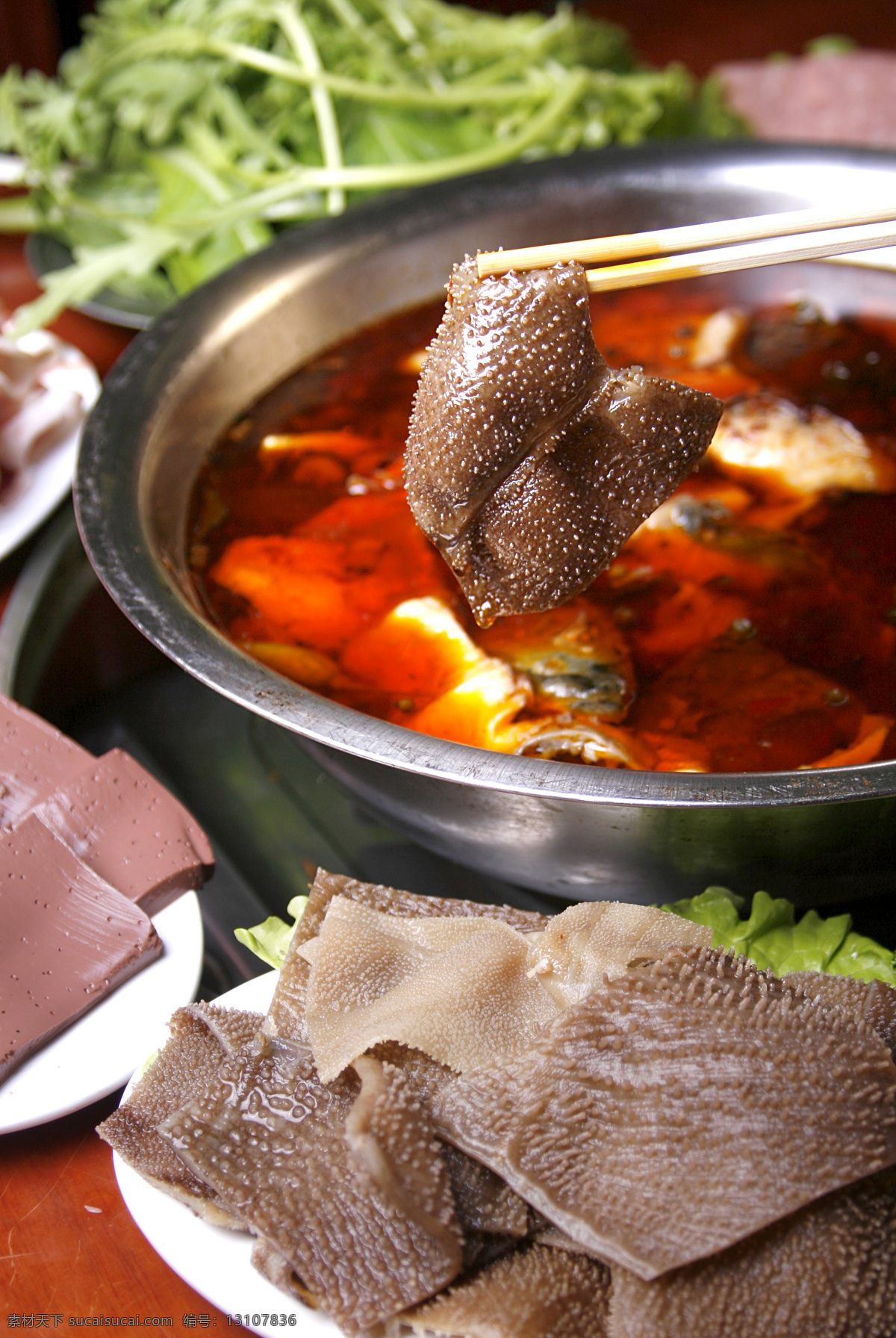 涮毛肚 水煮鱼 血块 青菜 川菜 美味 传统美食 餐饮美食