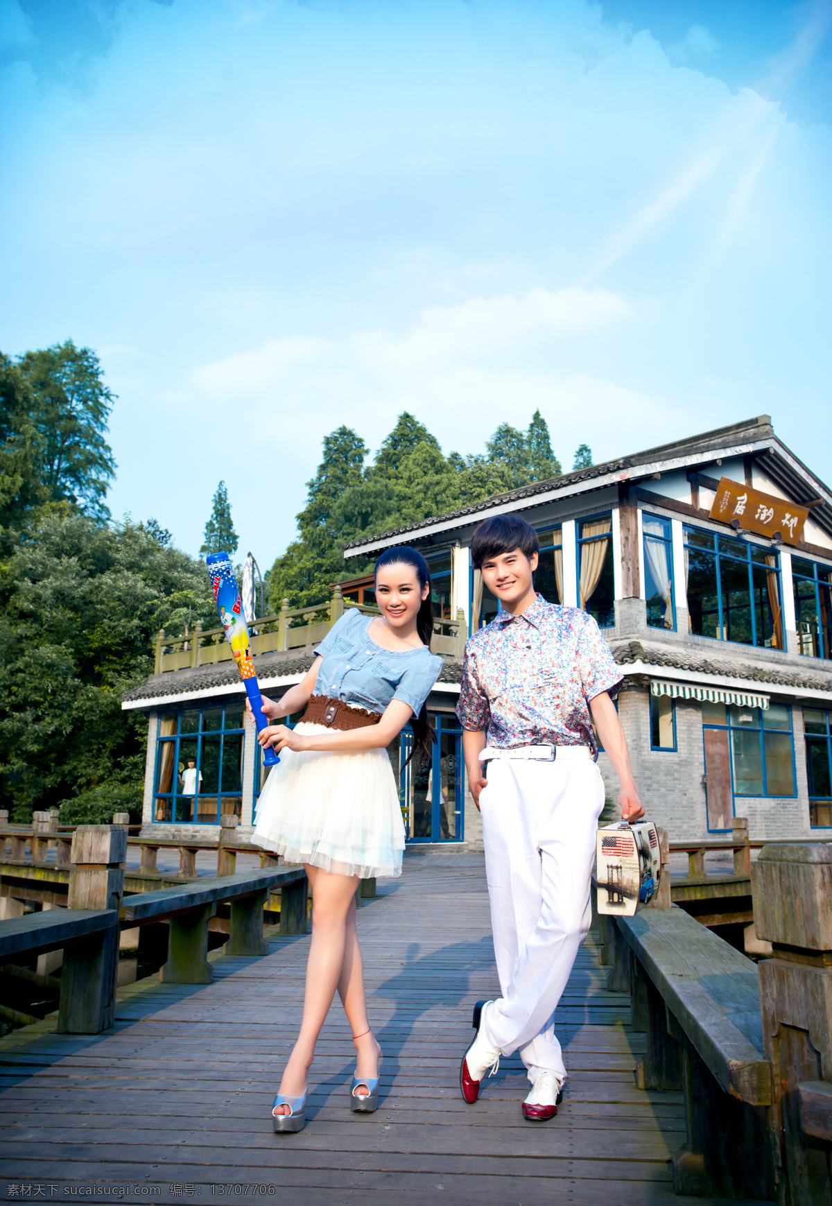 桥 上 情侣 合影 夫妻 美女 女人 男人 新娘 新郎 浪漫 情侣图片 人物图片