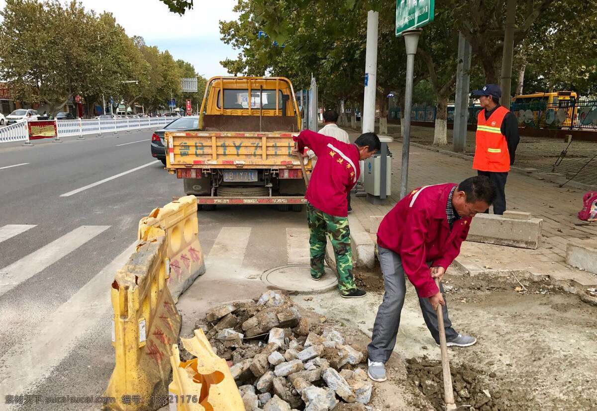 市政道路养护 市政工人 围挡 修路 青岛 生活百科 生活素材