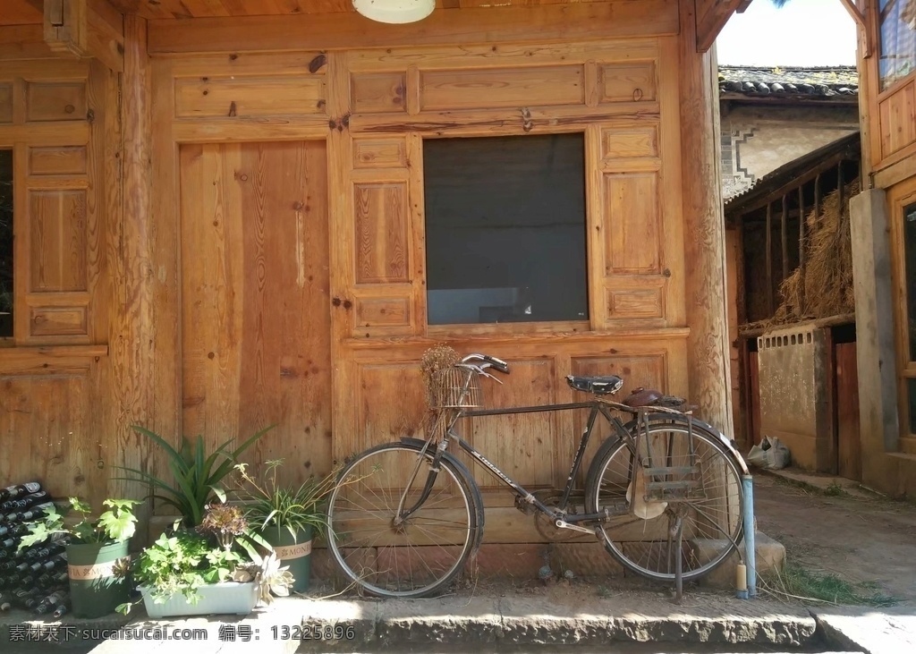 老式自行车 自行车 室外 运动 锻炼 生活百科 生活素材
