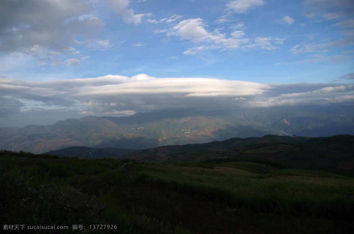 云南东川的云 云南东川 云 自然风光 大地 飞碟云 自然景观 田园风光