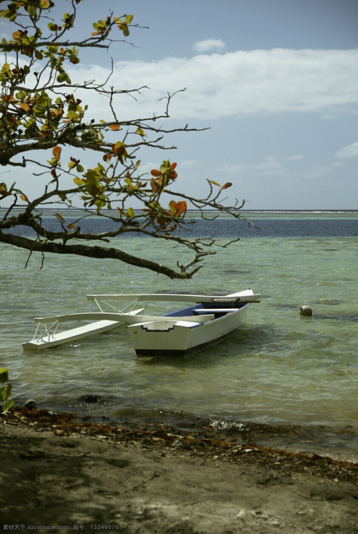 海边风光 船只 大海 度假 风光 海岸 海边 海岛 海浪 边风光 海滩 沙滩 小船 海水 蓝天 天空 旅游 自然风景 自然景观 psd源文件