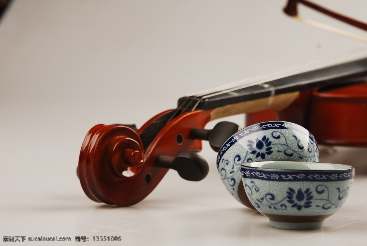 茶具 茶壶 茶杯 小提琴 文化艺术 摄影图库