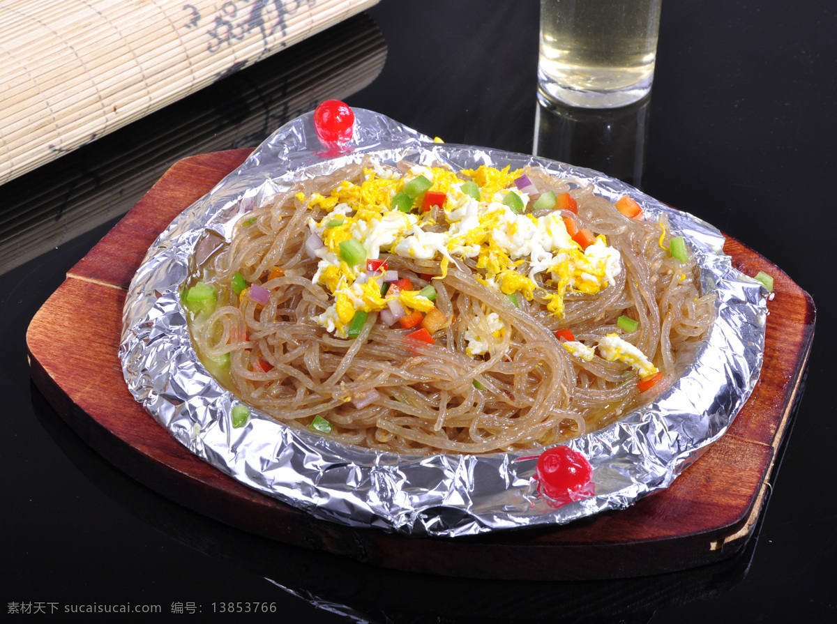 铁板水晶粉丝 铁板粉丝 鸡蛋炒粉丝 粉丝 美食摄影 传统美食 餐饮美食